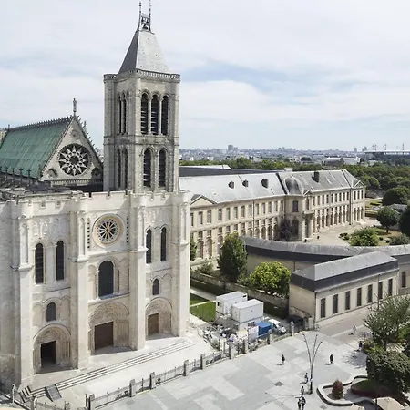Apartamento Chic With Parking Near Paris Saint-Denis-en-Margeride